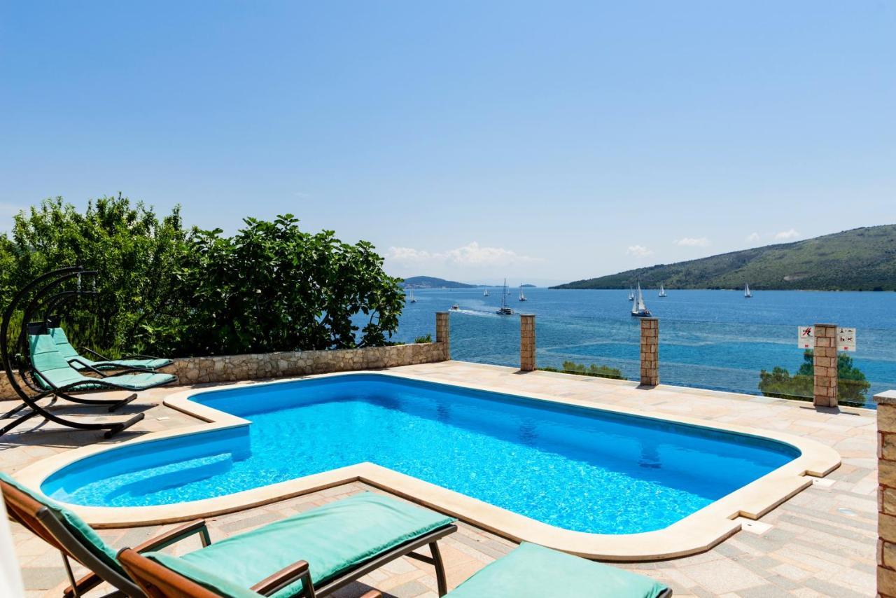 Seaside Villa Near Trogir - Poljica Marina Bagian luar foto