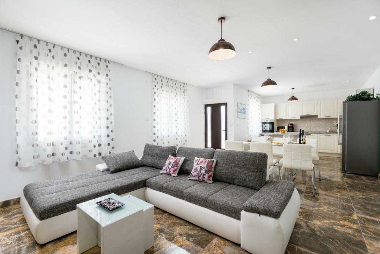 Seaside Villa Near Trogir - Poljica Marina Bagian luar foto