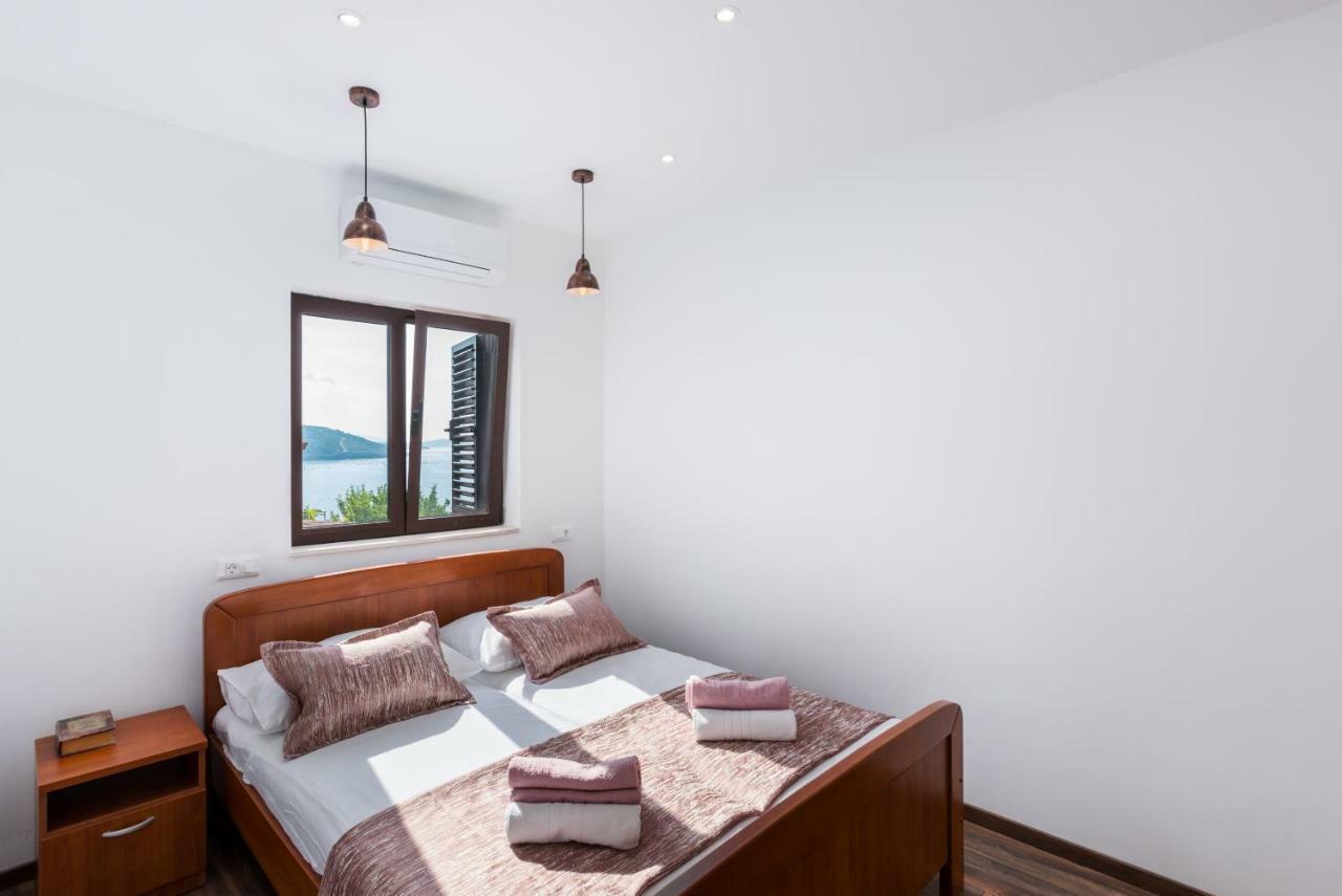 Seaside Villa Near Trogir - Poljica Marina Bagian luar foto